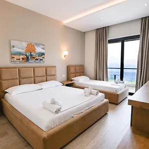Hotel Roalb Radhimë